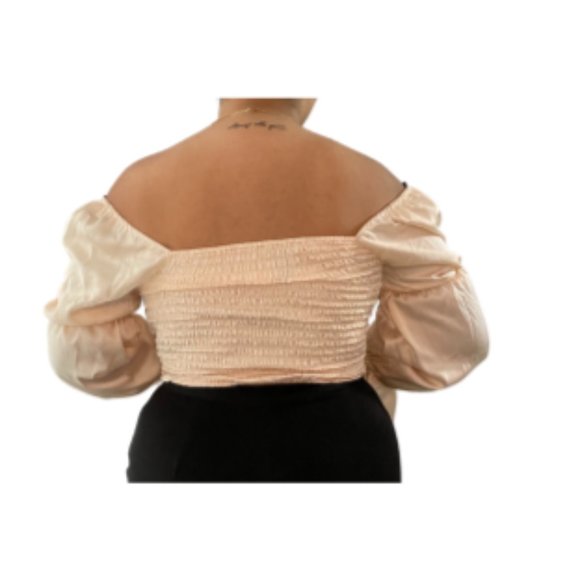 074. Coral off shoulder top, long sleeve, size: L - Picture 3 of 4